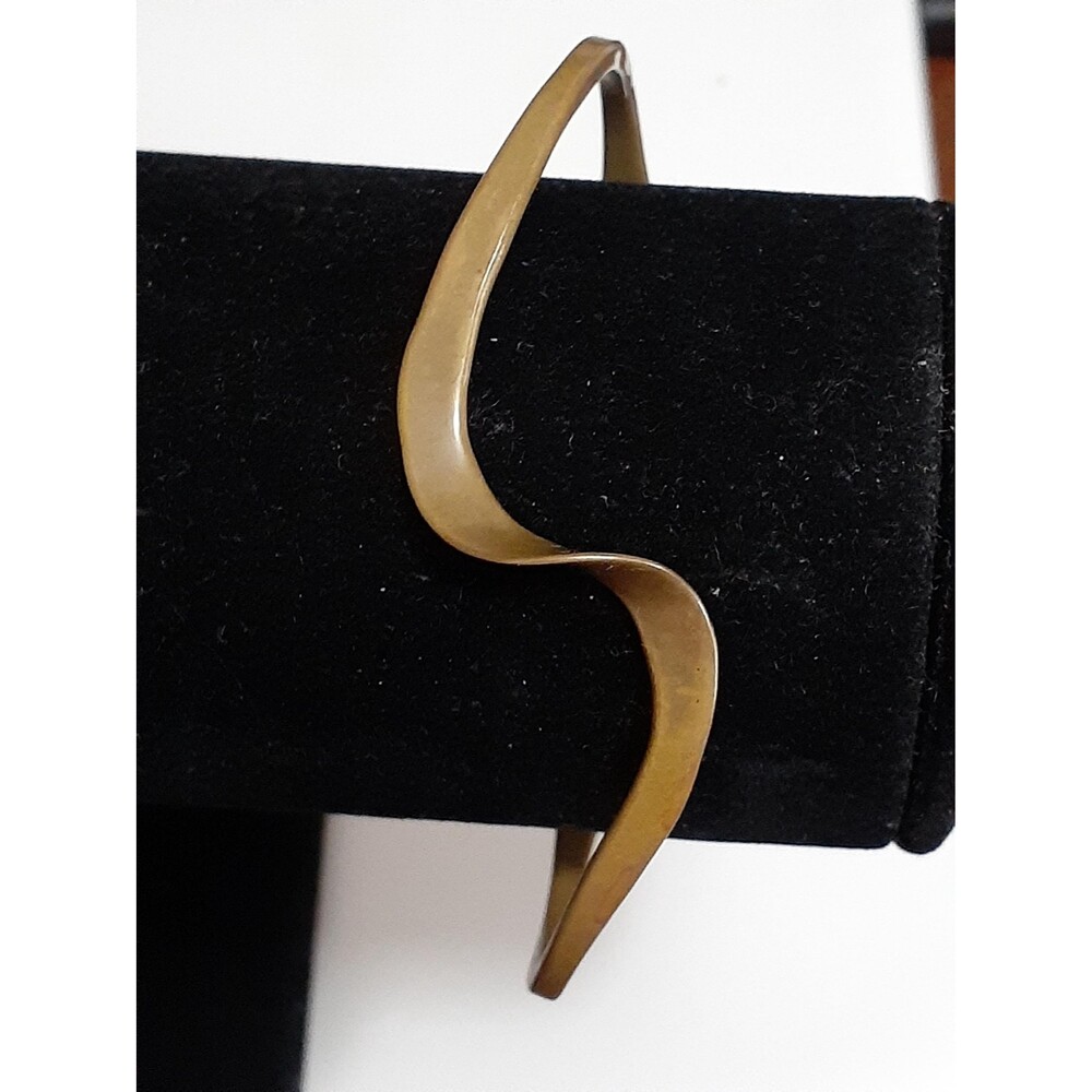 Artist signed brass modernist cuff bracelet, open end, curved, fluid, contempor
